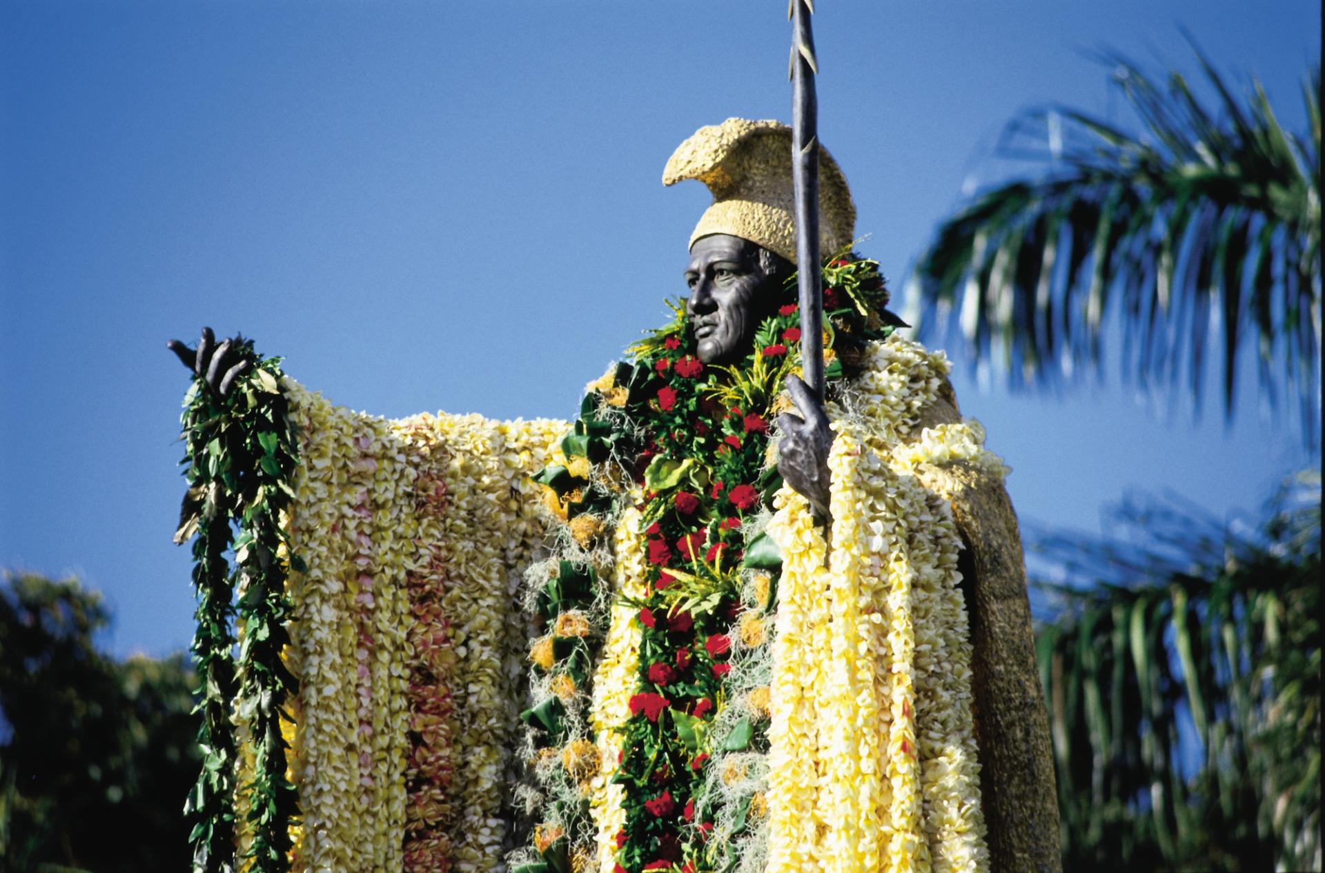 King Kamehameha Statue, Oahu Go Hawaii